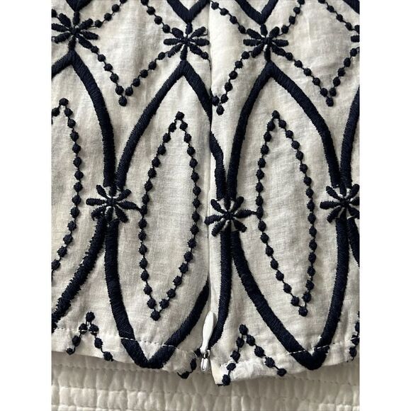 Nanette Lepore shortsleeve Top White & Navy Embroidered sz 2 - Picture 7 of 7